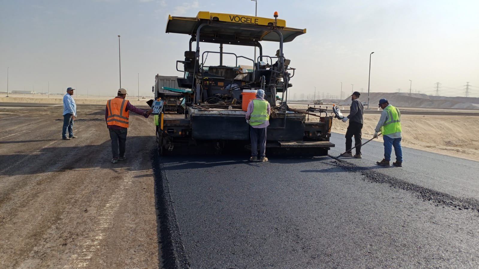 فرد الأسفلت بالفرّادة